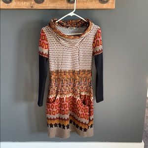 Beautiful and stylish long-sleeved dress.